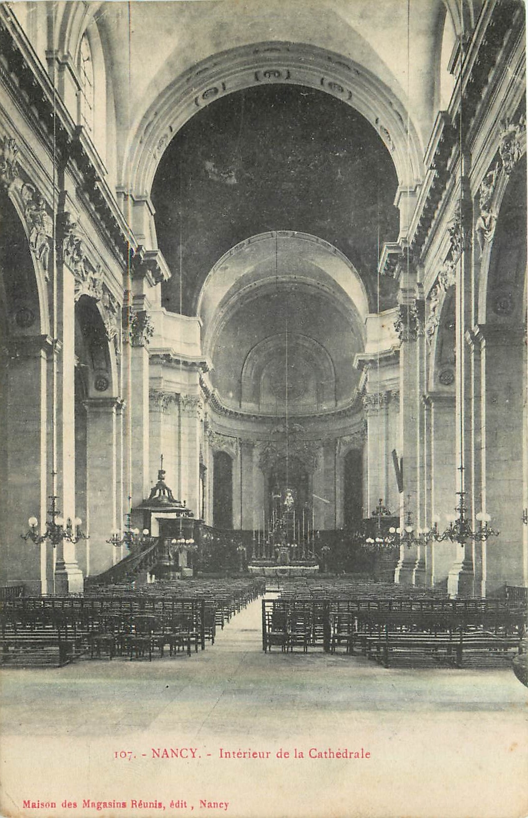 CPA Nancy Interieur de la Cathedrale 