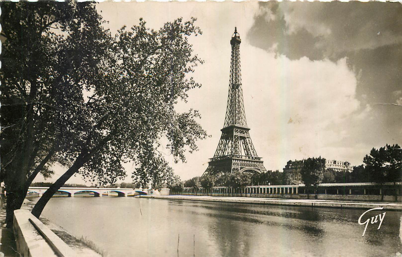 CPA Paris et ses Merveilles La tour Eiffel vue de l'avenue de New York