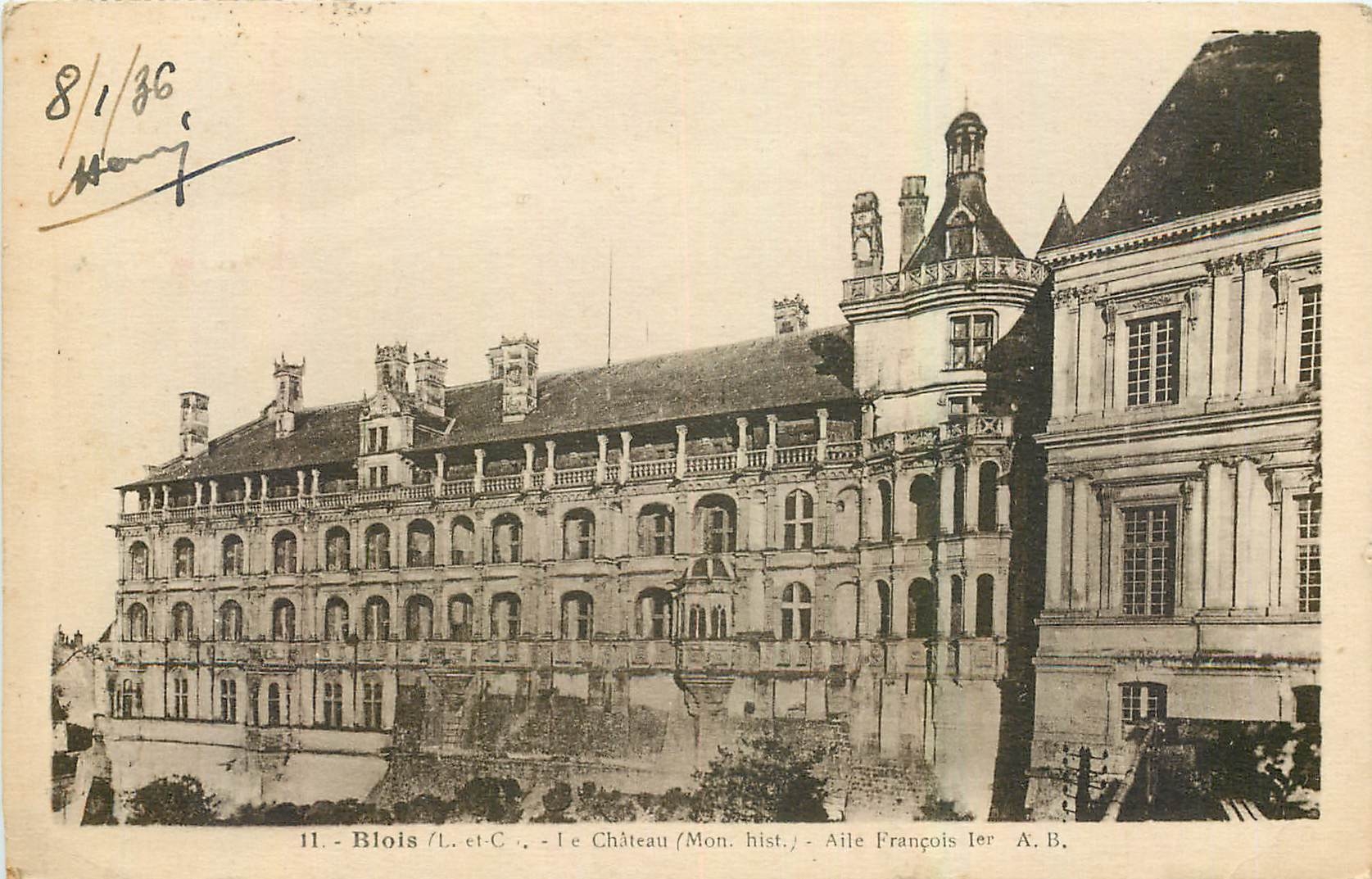 CPA Blois L et C Le Chateau Mont hist Aile Francois I