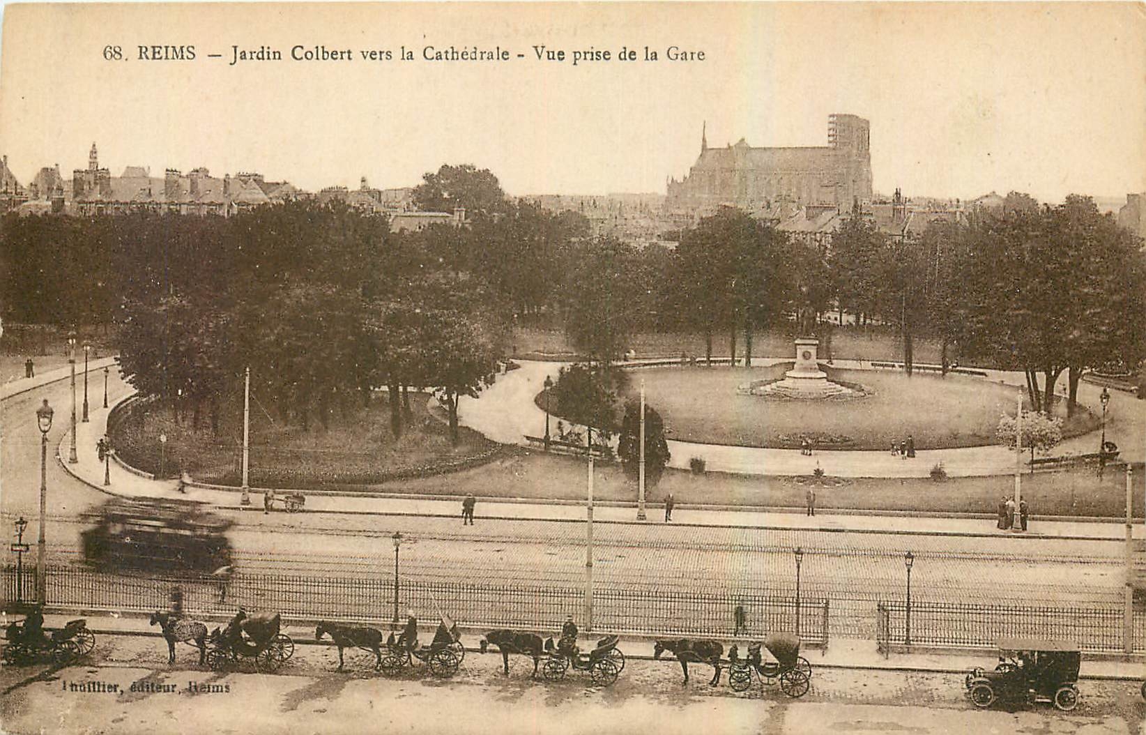 CPA Reims Jardin Colbert vers la Cathedrale Vue prise de la Gare