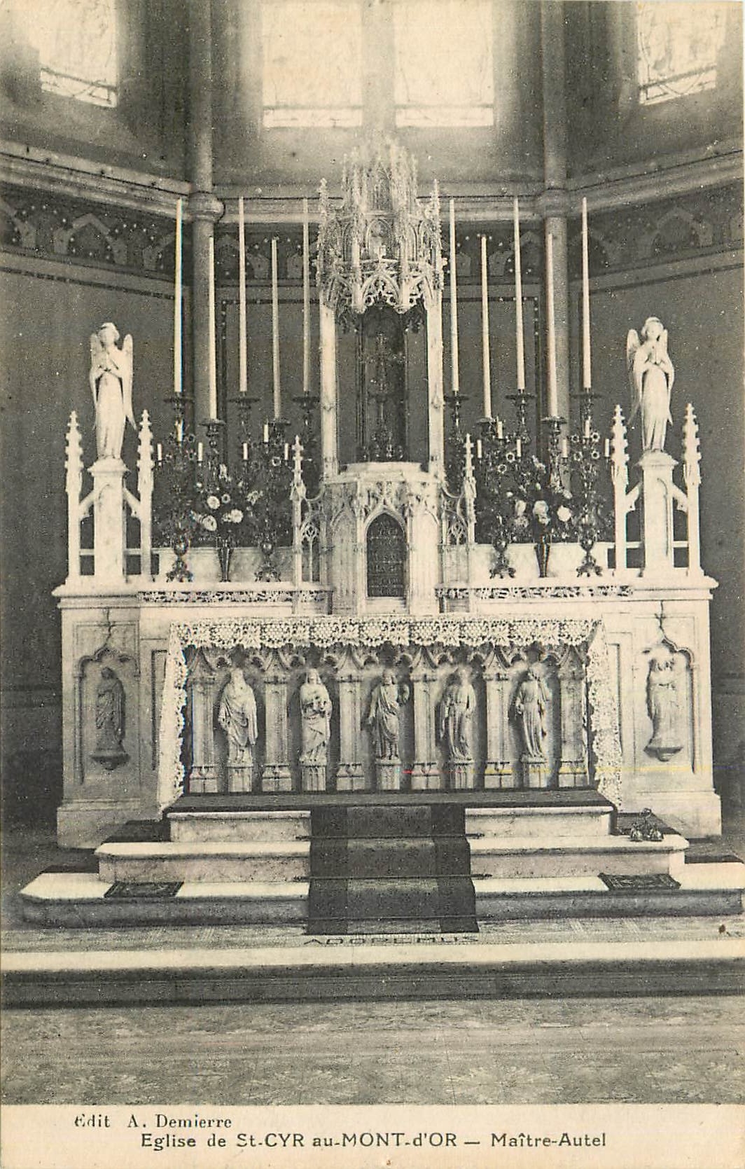 CPA Eglise de St Cyr au Mont d'Or Maitre Autel