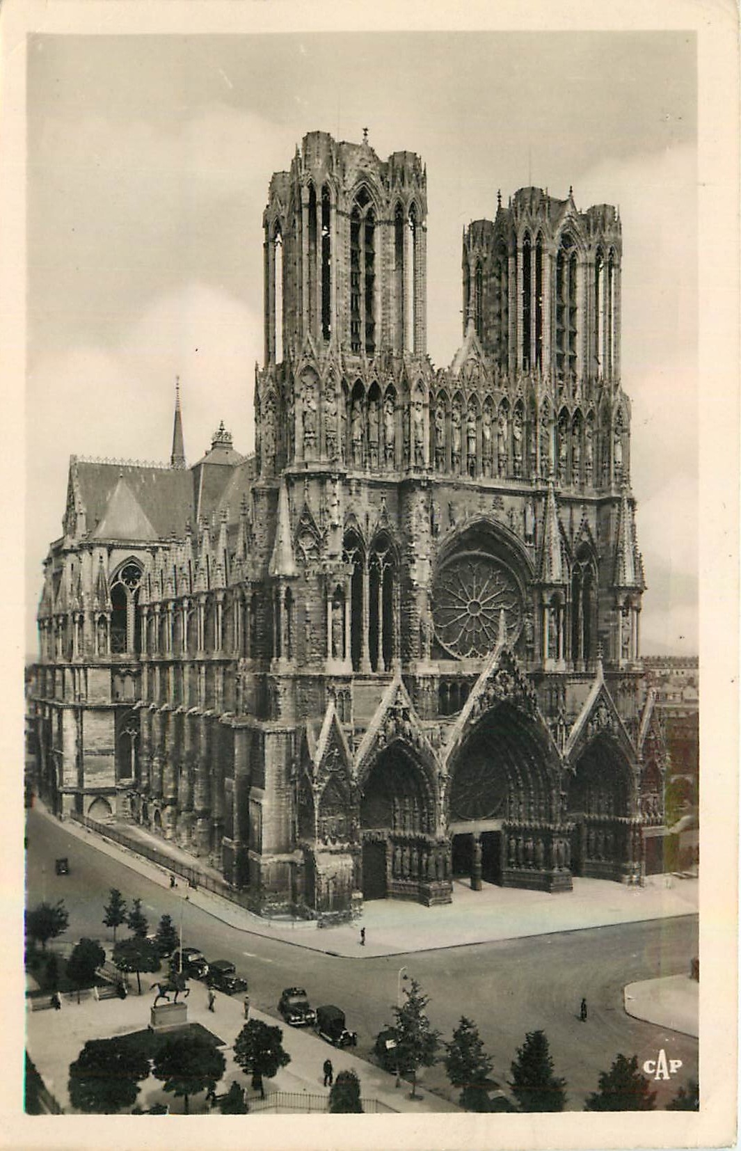 CPA Reims La Cathedrale 