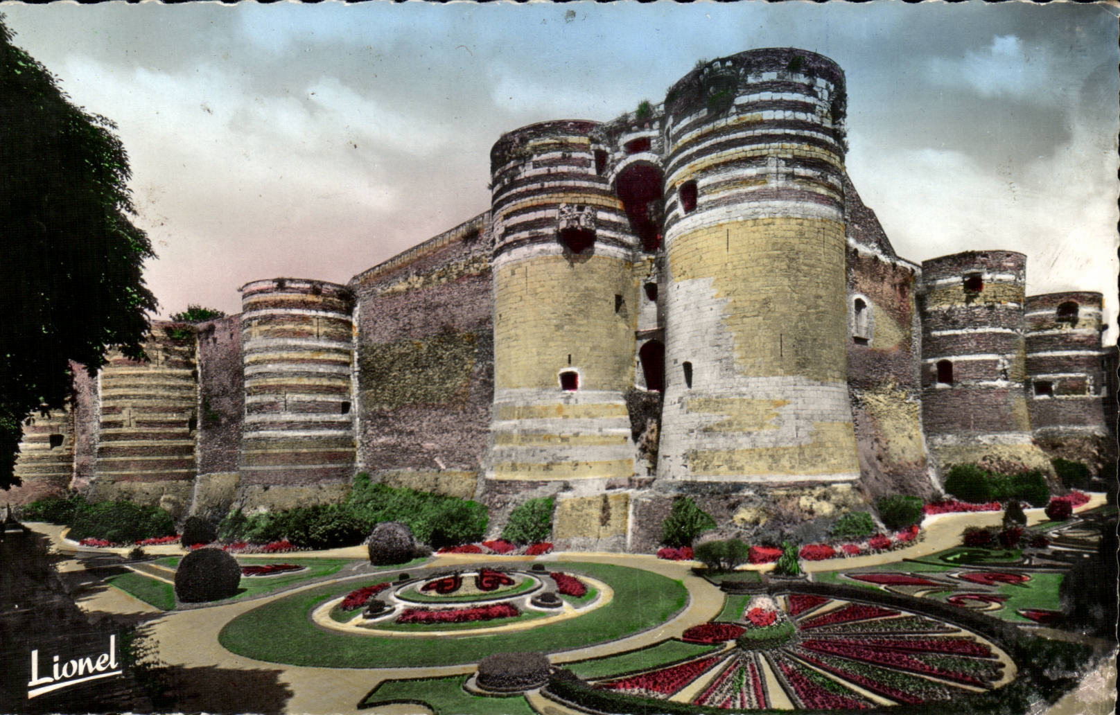 Angers MODERN CARD the castle and its pits flowered