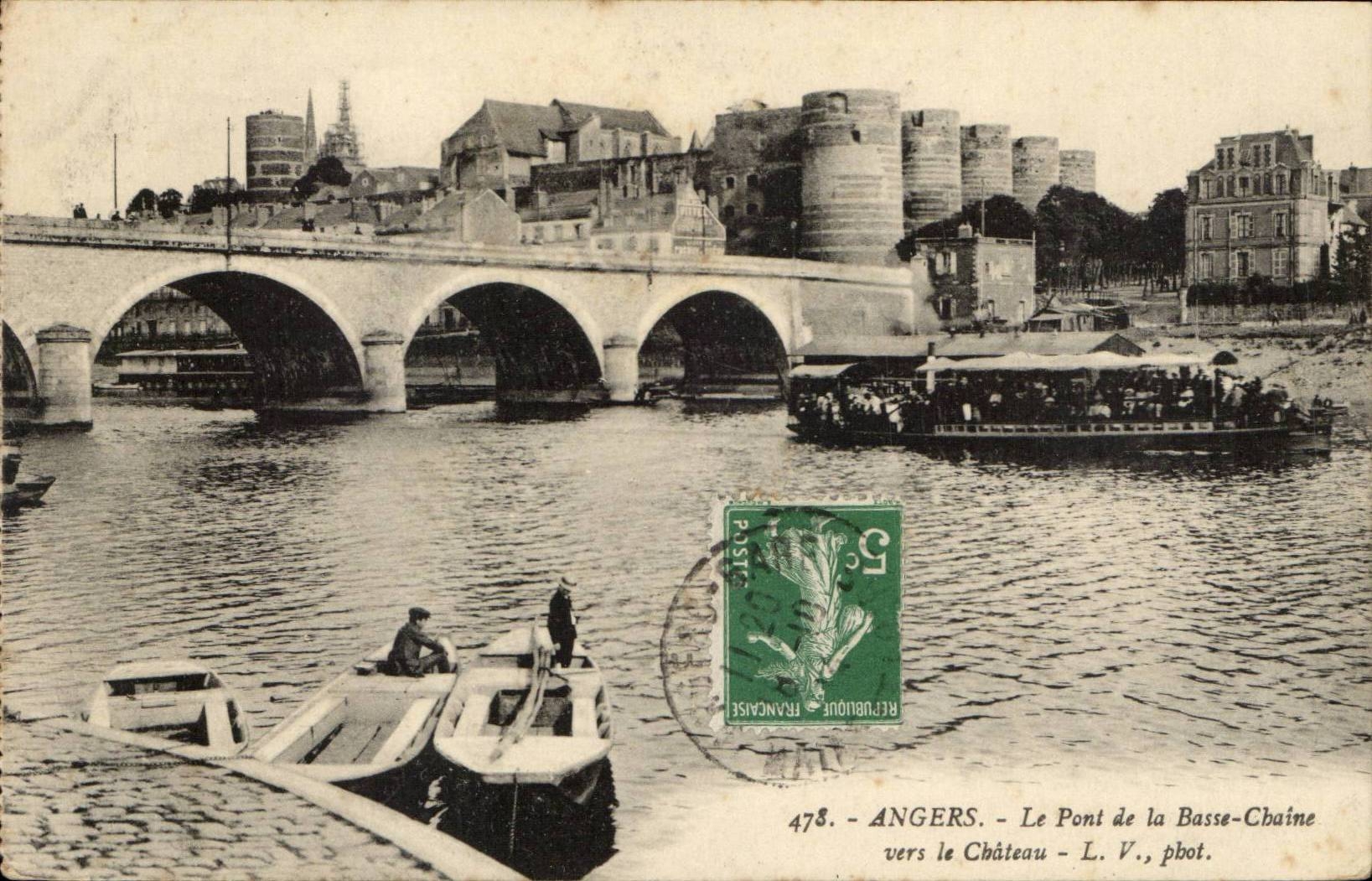 Angers CPA the bridge D ela Low Chain towards the castle
