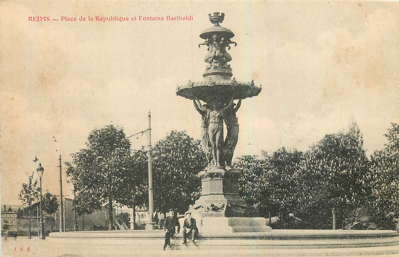 CPA Reims Place de la Republique et Fontaine Bartholdi