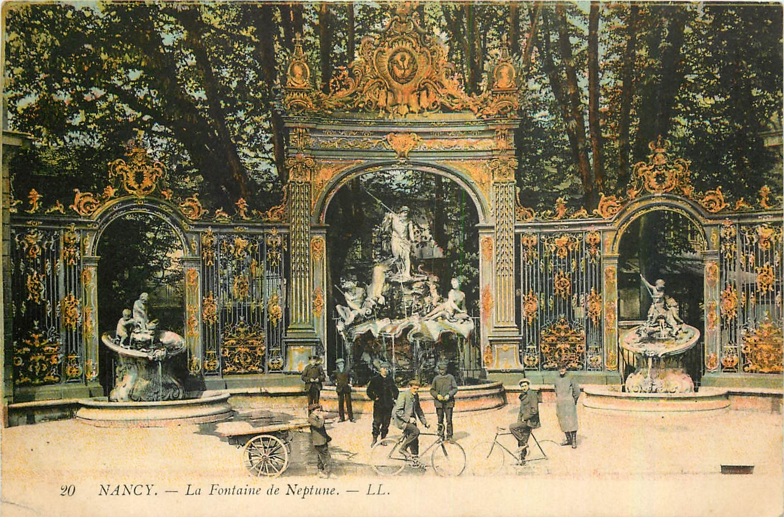 CPA Nancy La Fontaine de Neptune Velo Cycle