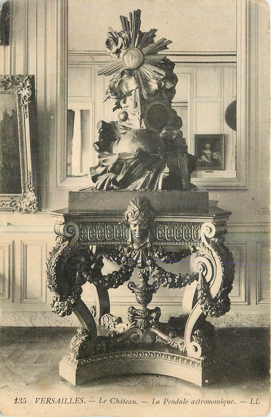 CPA Versailles Le Chateau La Pendule astronomique