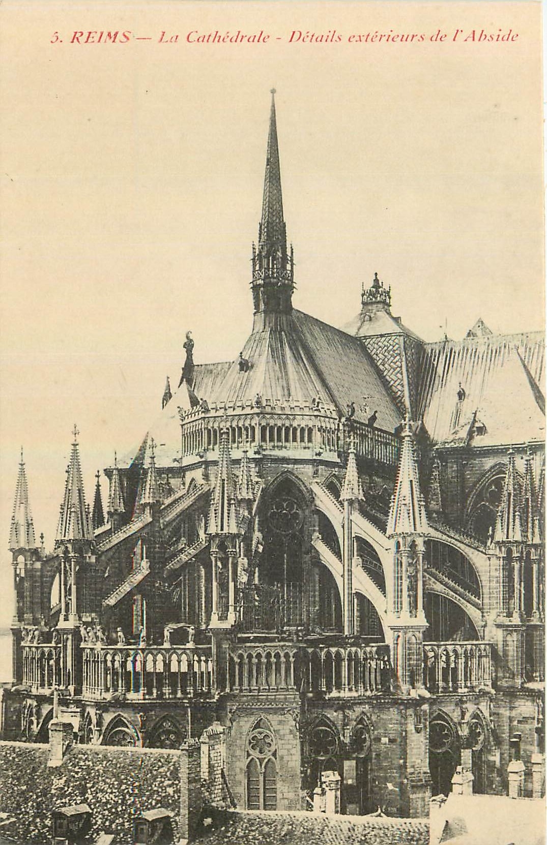 CPA Reims La Cathedrale Details exterieurs de l'Abside