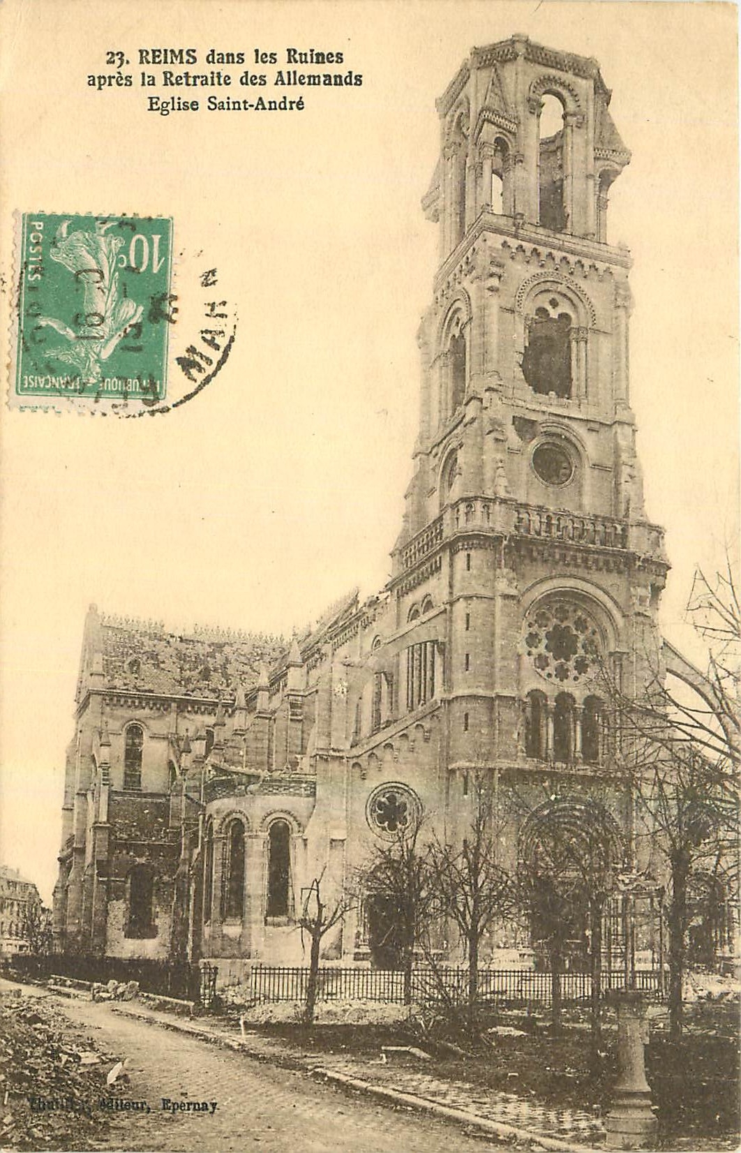 CPA Reims dans les Ruines apres la Retraite des Allemands Eglise Saint Andre