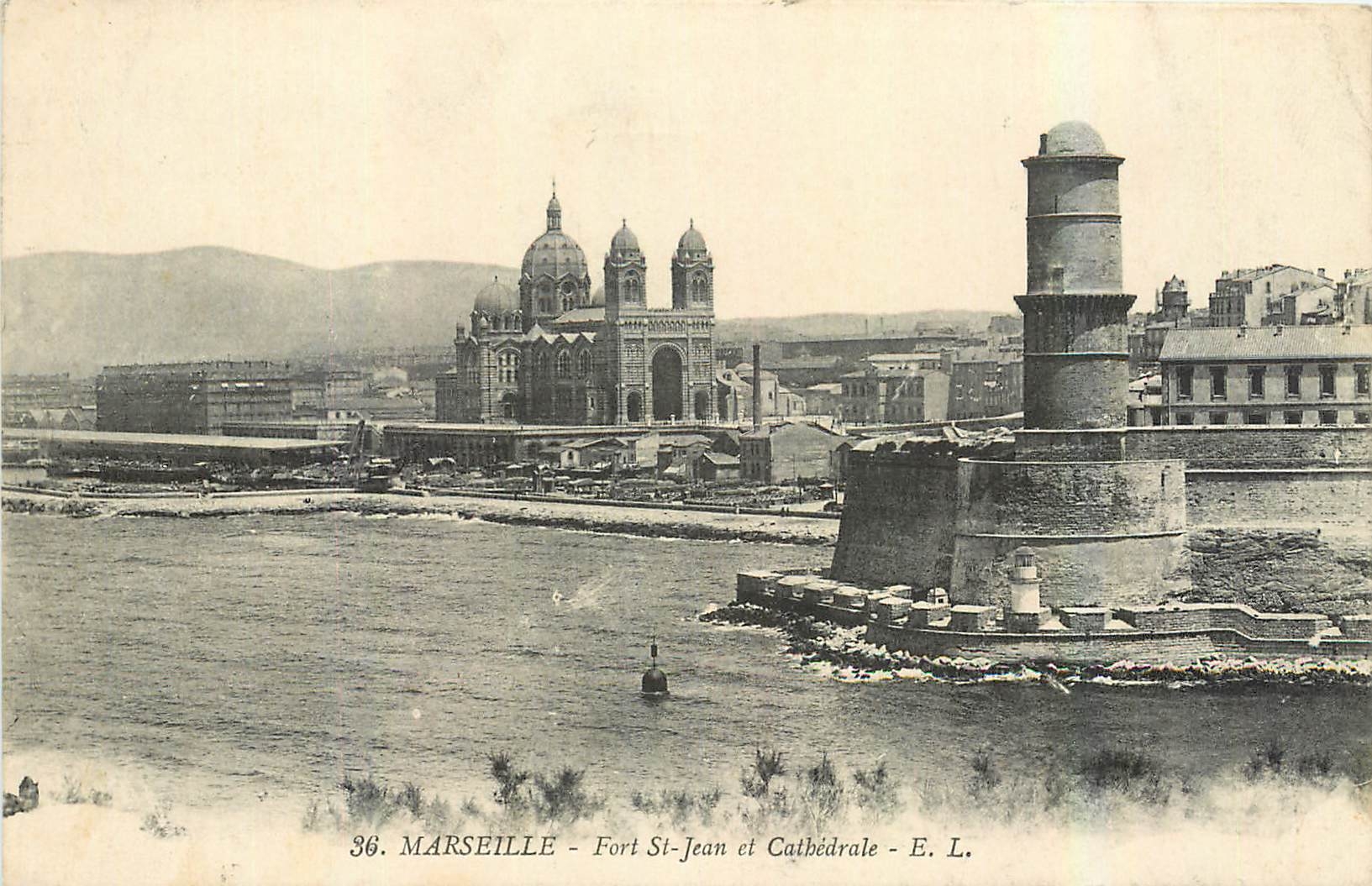 CPA Marseille Fort St Jean et Cathedrale