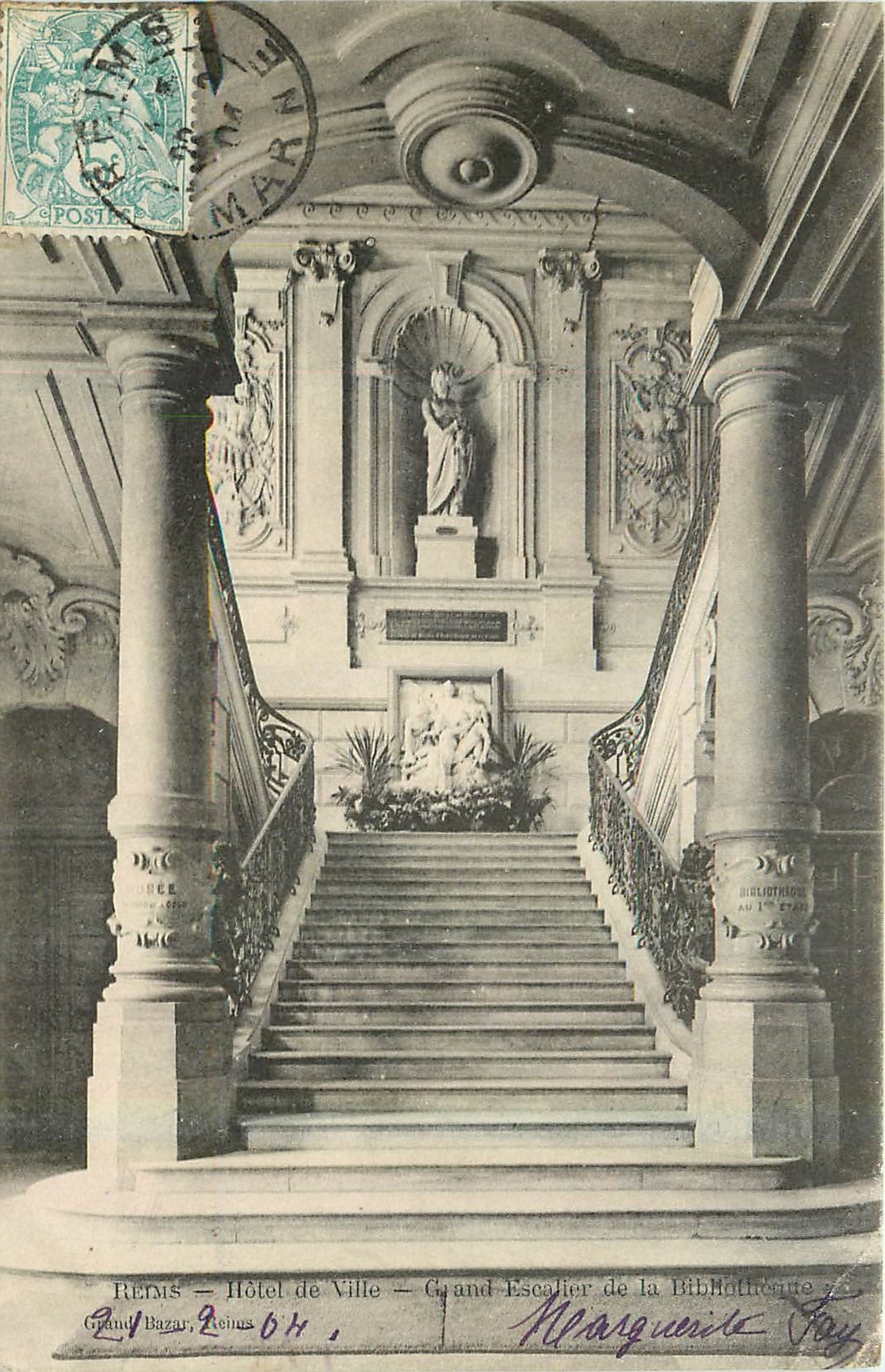 CPA Reims Hotel de Ville Grand Escalier de la Bibliotheque