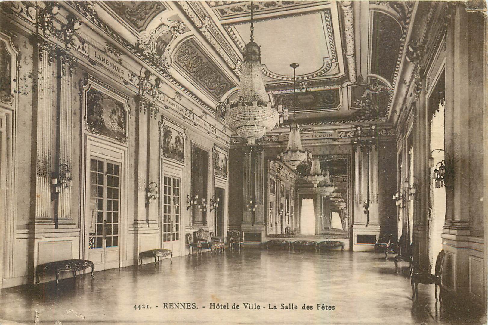 CPA Rennes Hotel de Ville La Salle des Fetes 