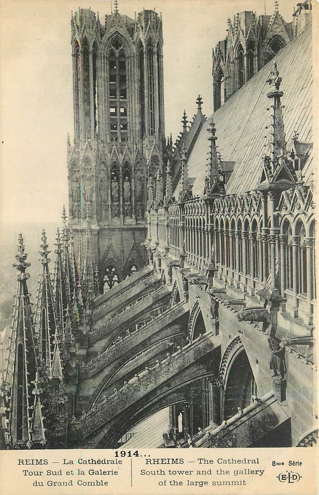 CPA Reims La Cathedrale Tour Sud et la Galerie du Grand Combe