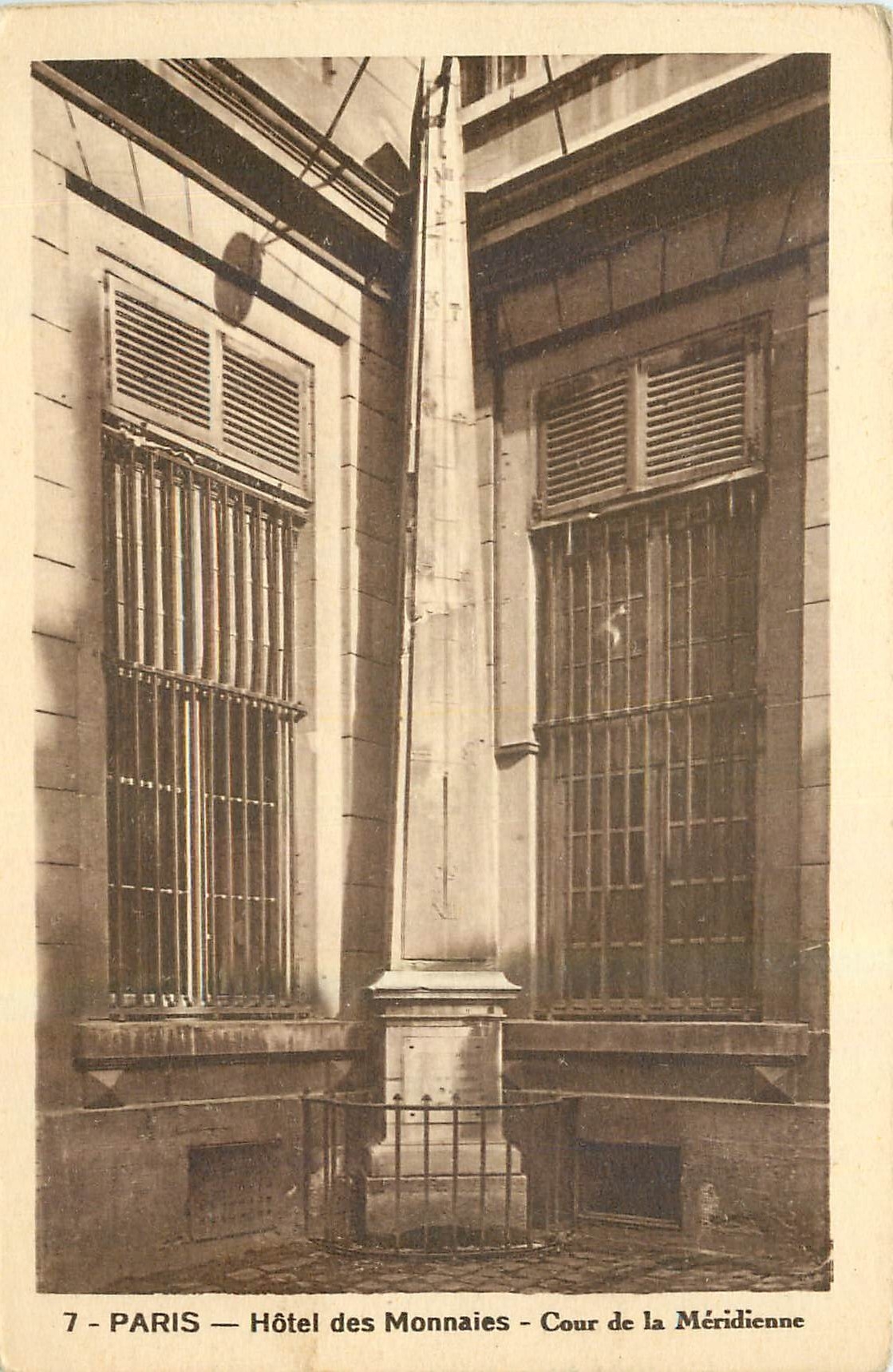 CPA Paris Hotel des Monnaies Cour de la Meridienne