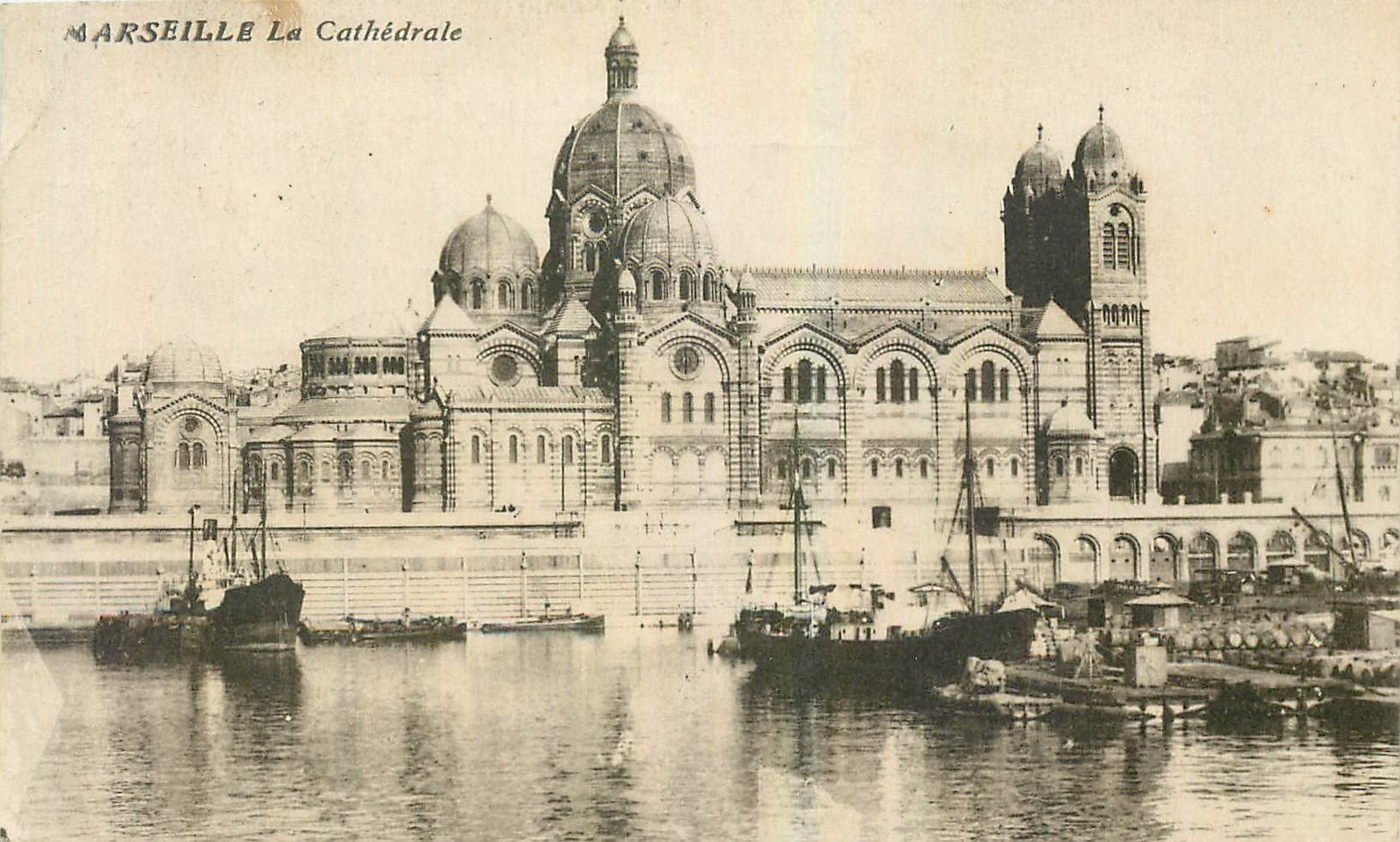 CPA Marseille La Cathedrale 