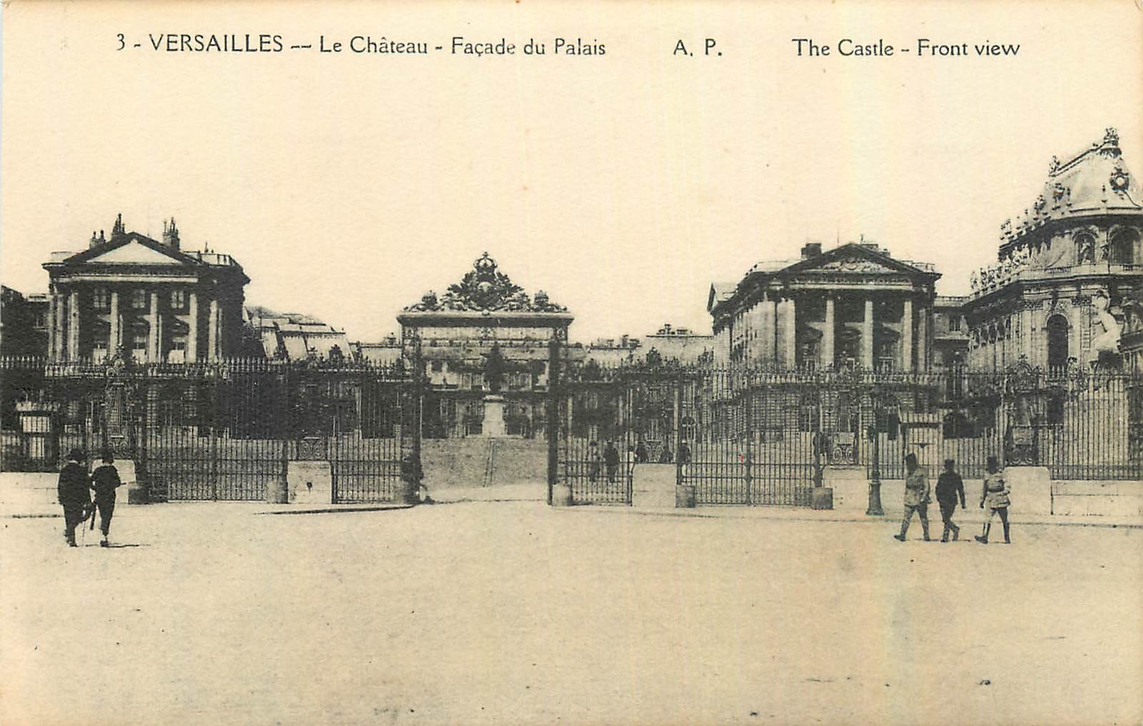 CPA Versailles Le Chateau Facade du Palais 