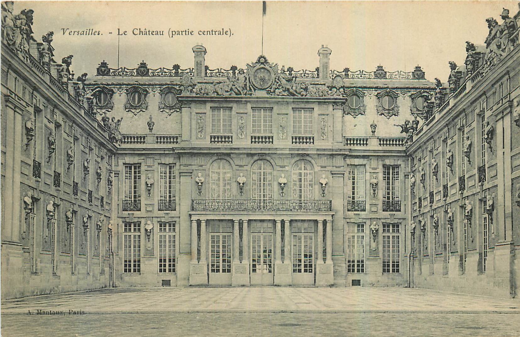 CPA Versailles Le Chateau partie centrale 