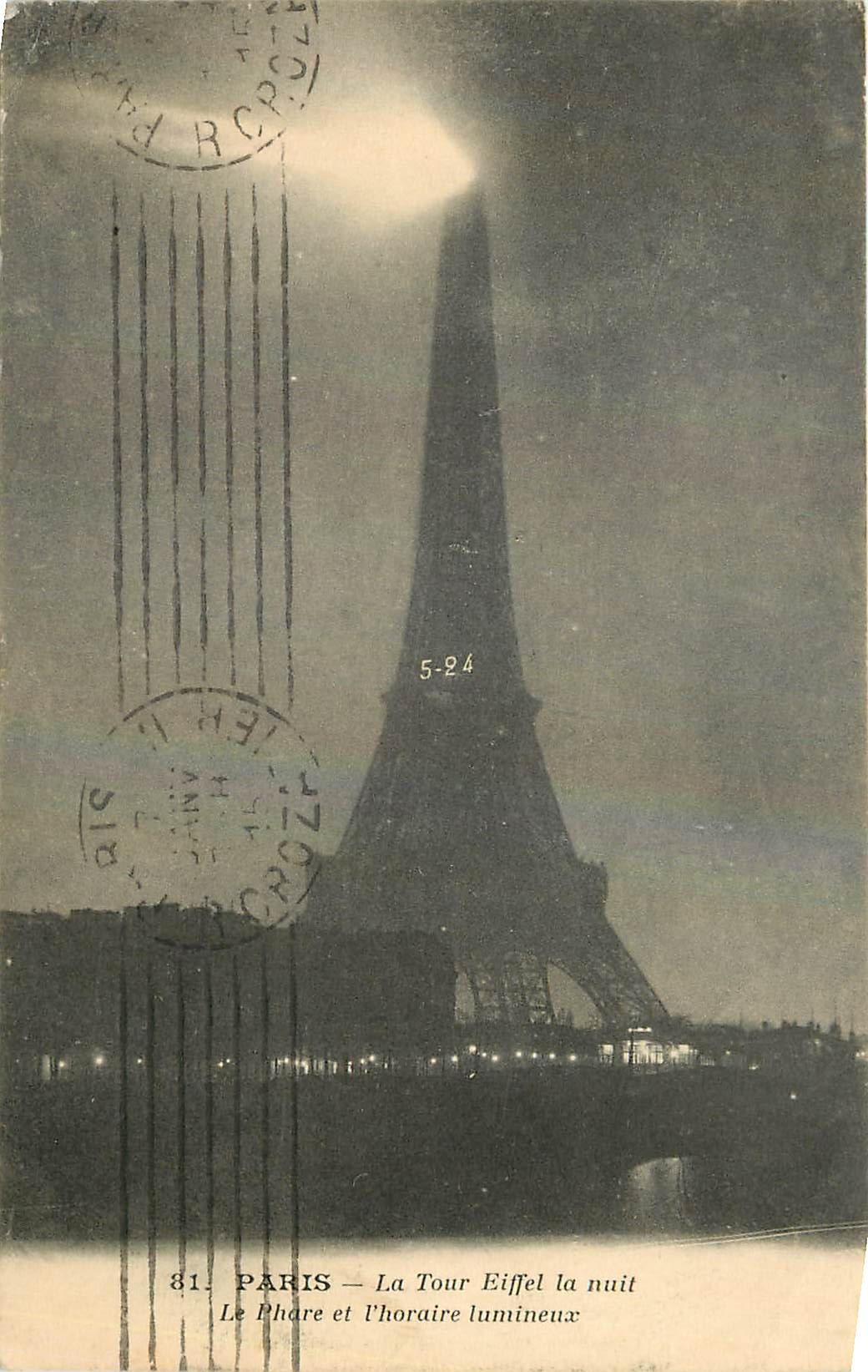 CPA Paris La Tour Eiffel la nuit 