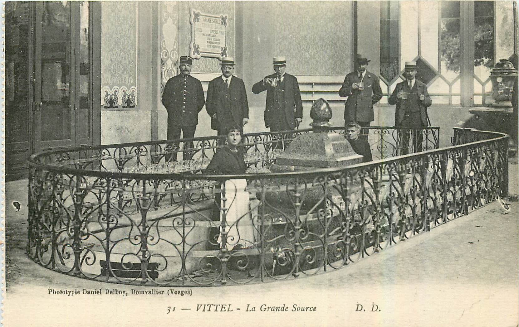 CPA Vittel La Grande Source