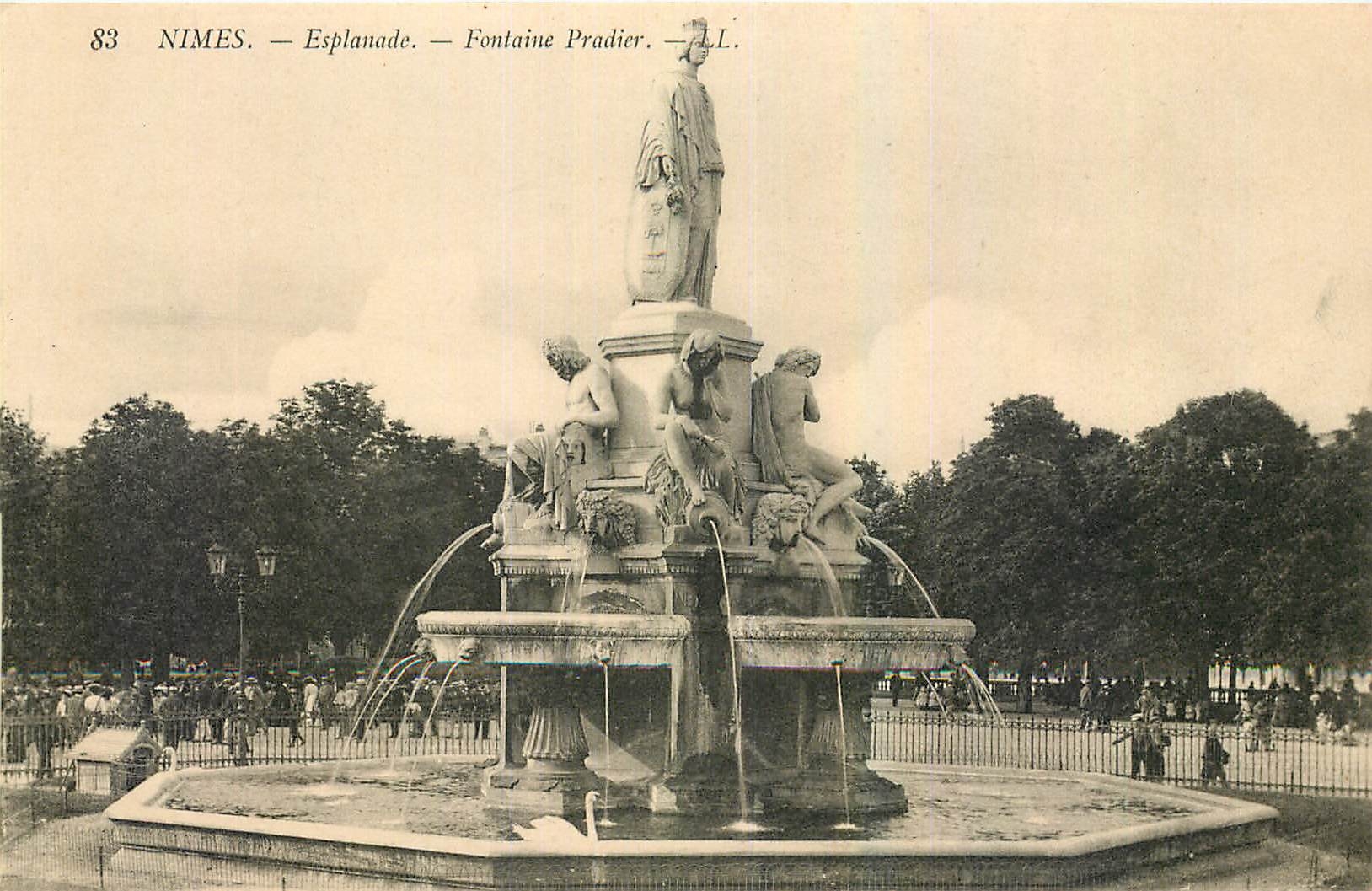 CPA Nimes Esplanade Fontaine Pradier 