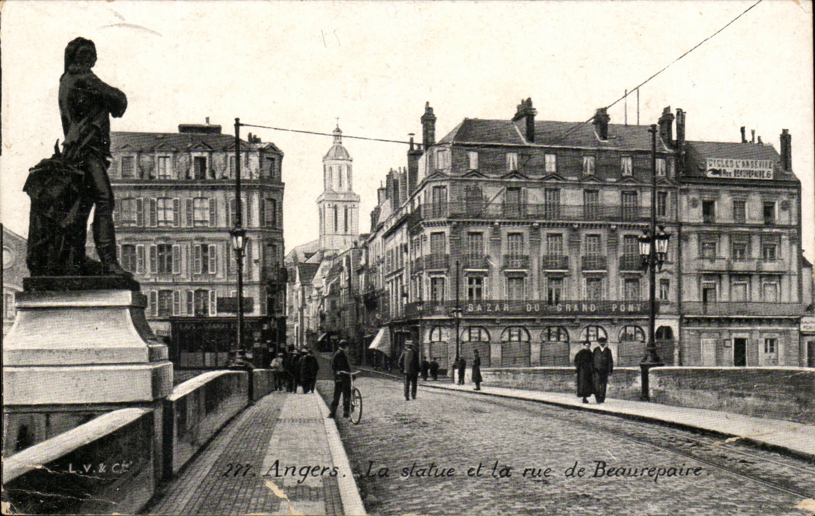 Angers CPA Statue and the street of Baurepaire