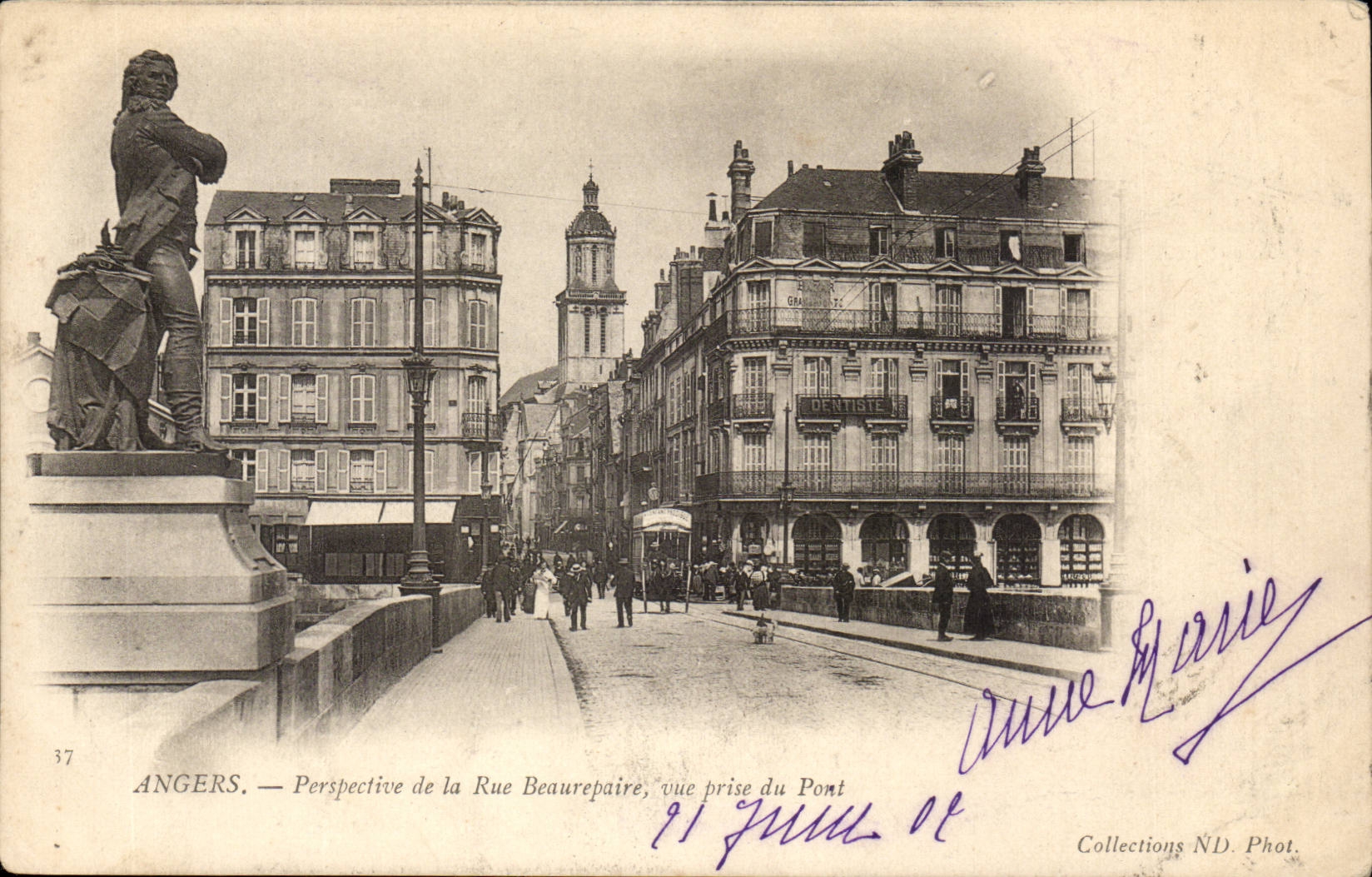 Angers CPA View of the street Beaurepaire seen from of the bridge