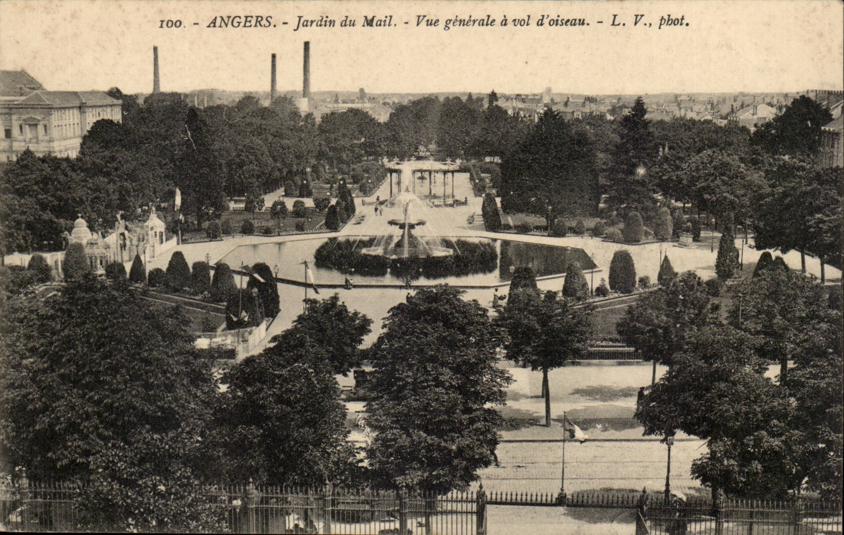 Angers CPA Jardin of the Mall View has flight of bird