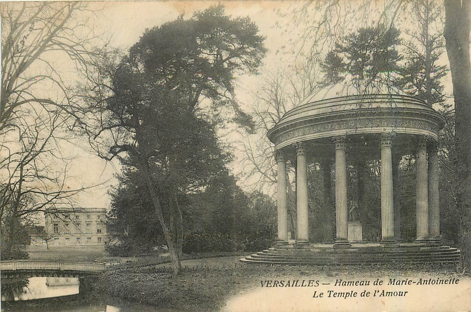 CPA Versailles Hameau de Marie Antoinette le Temple de l'Amour