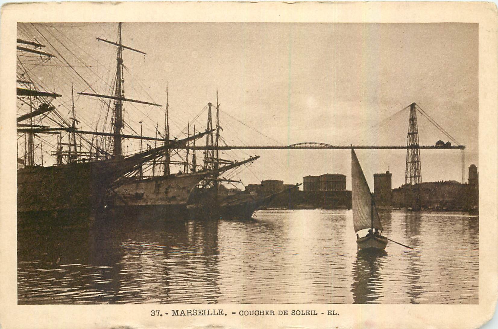 CPA Marseille Coucher de Soleil Bateaux