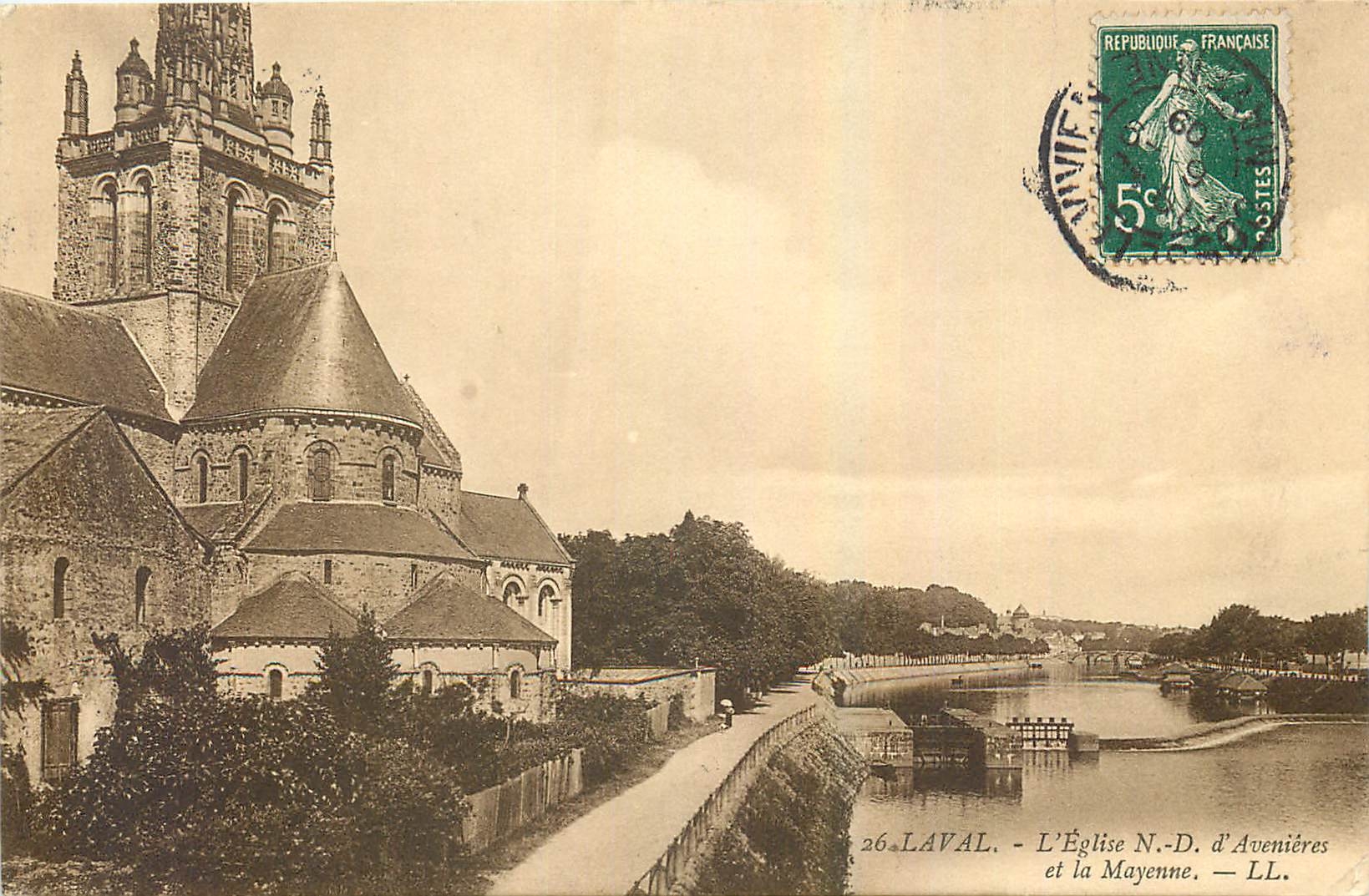CPA Laval l'Eglise N D d'Avenieres et la Mayenne 
