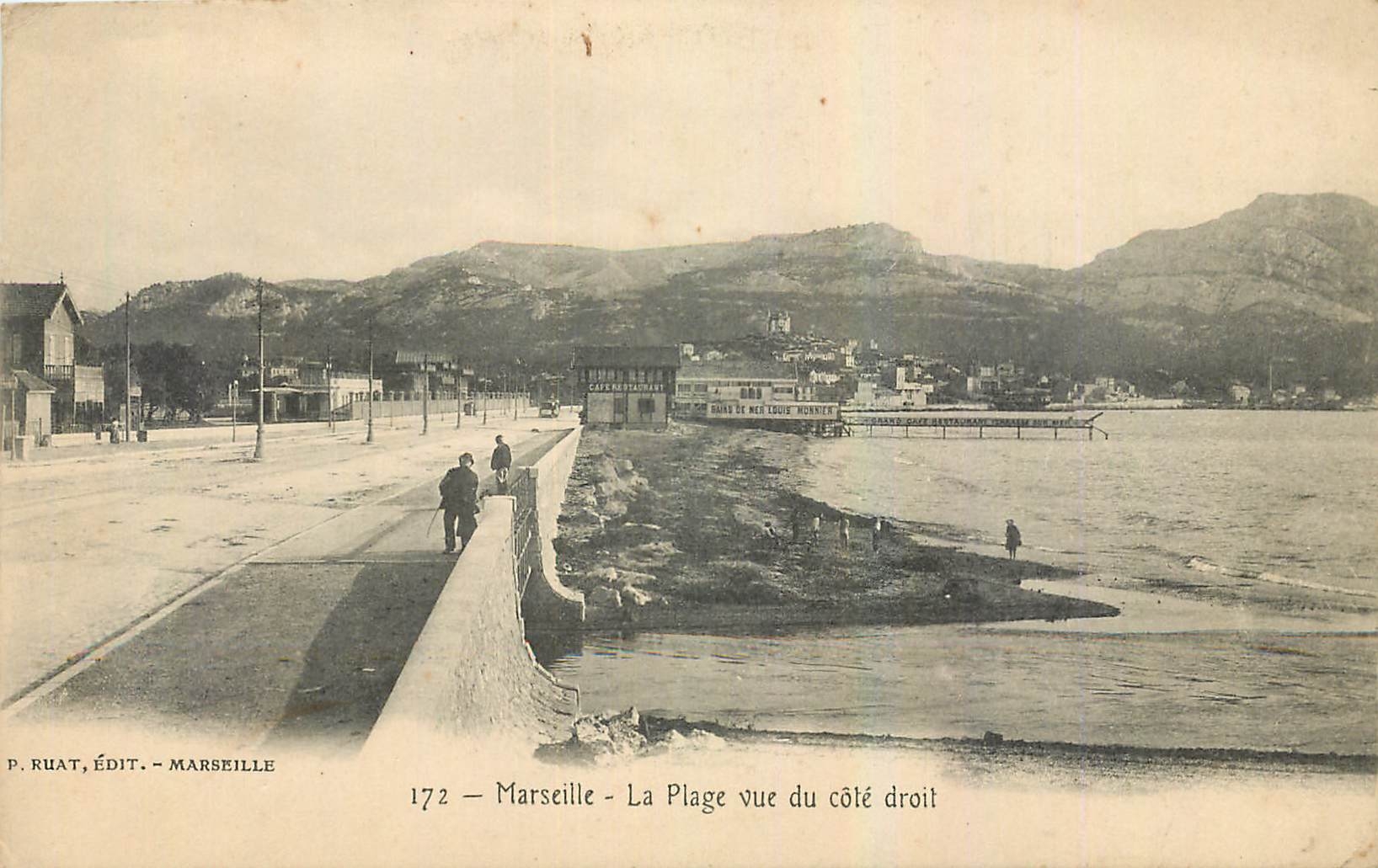 CPA Marseille La Plage vue du cote droit 