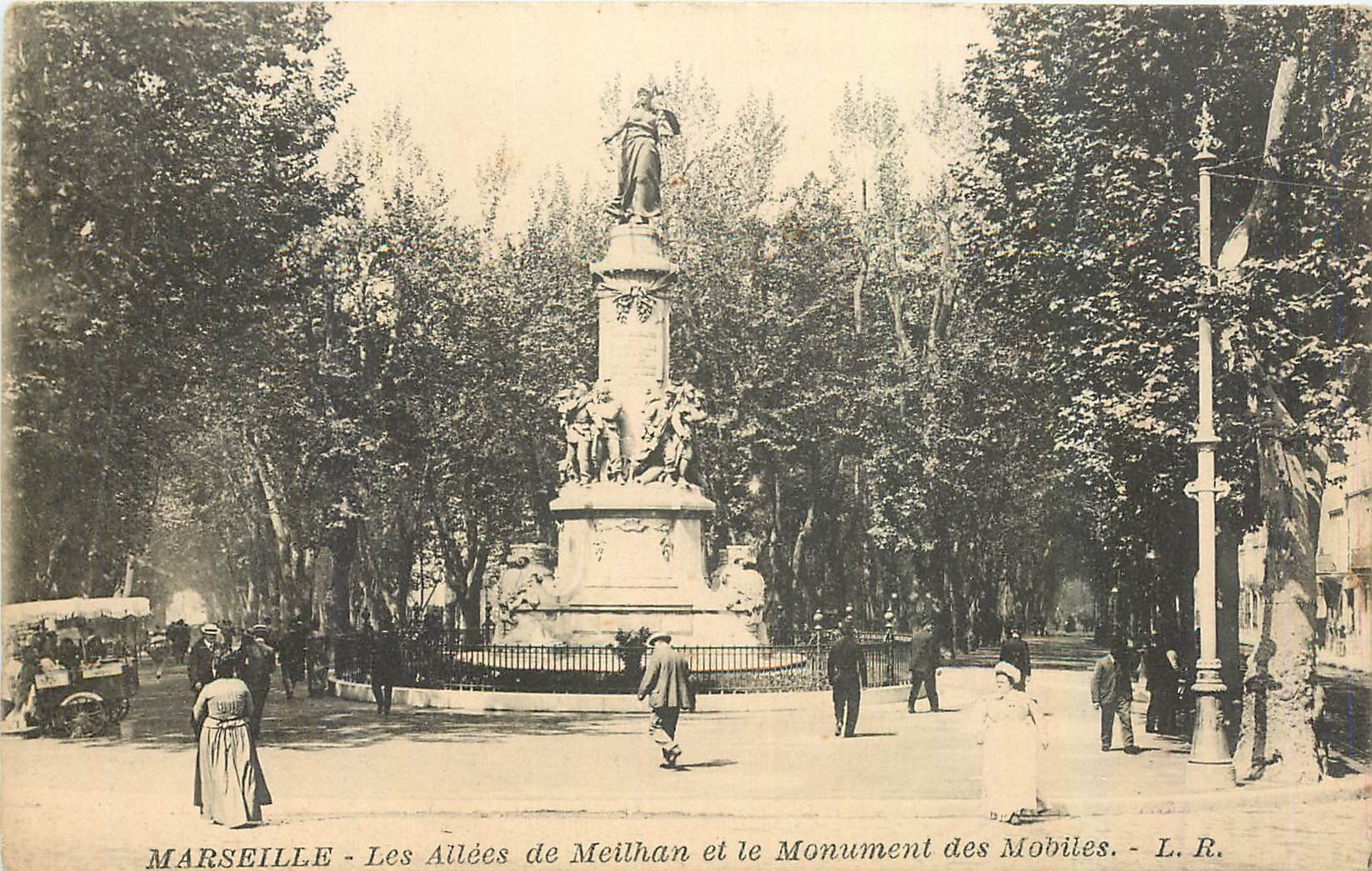 CPA Marseille Les Allees de Meilhan et le Monument des Mobiles