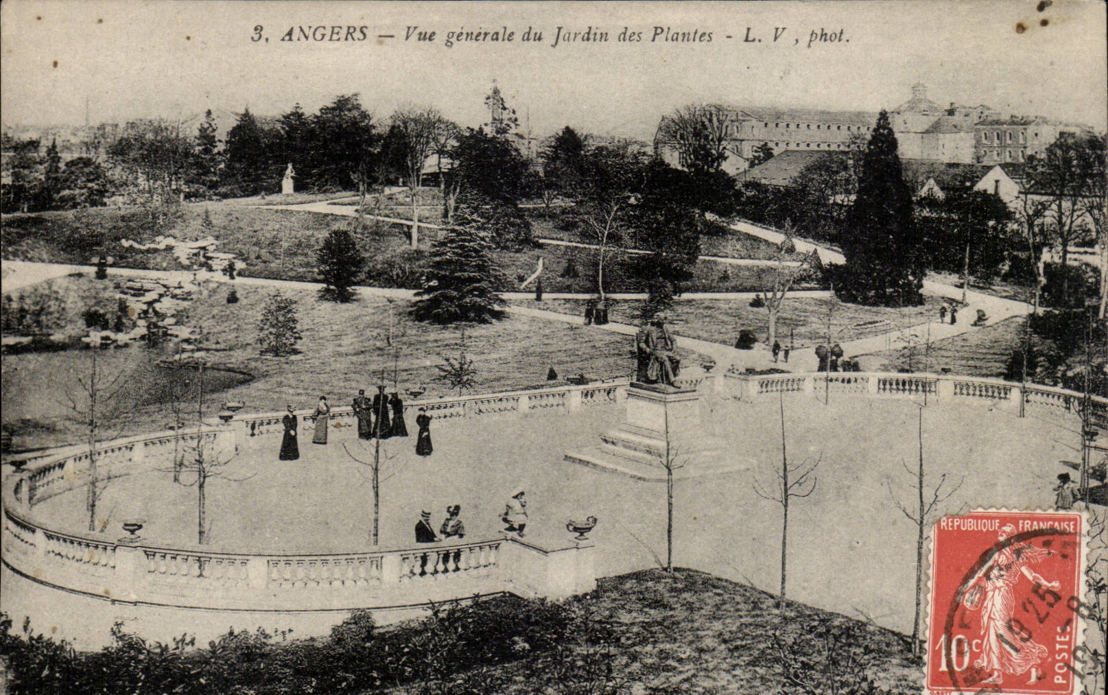 Angers CPA View of the botanical garden