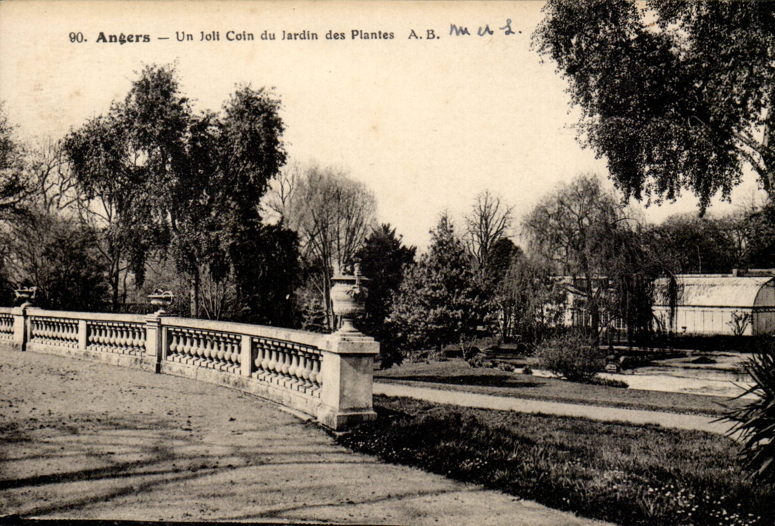 Angers CPA a corner of the botanical garden