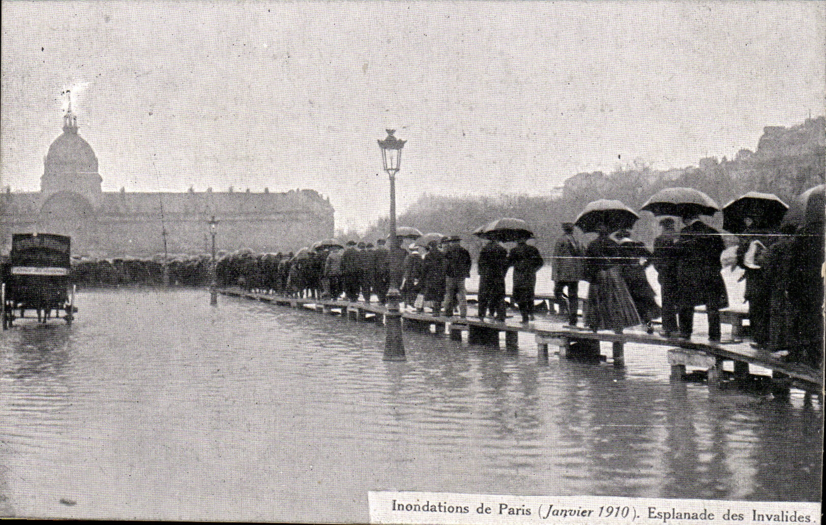 Believed of the Seine CPA Paris Flood (January 1910) Esplanade of Invalides