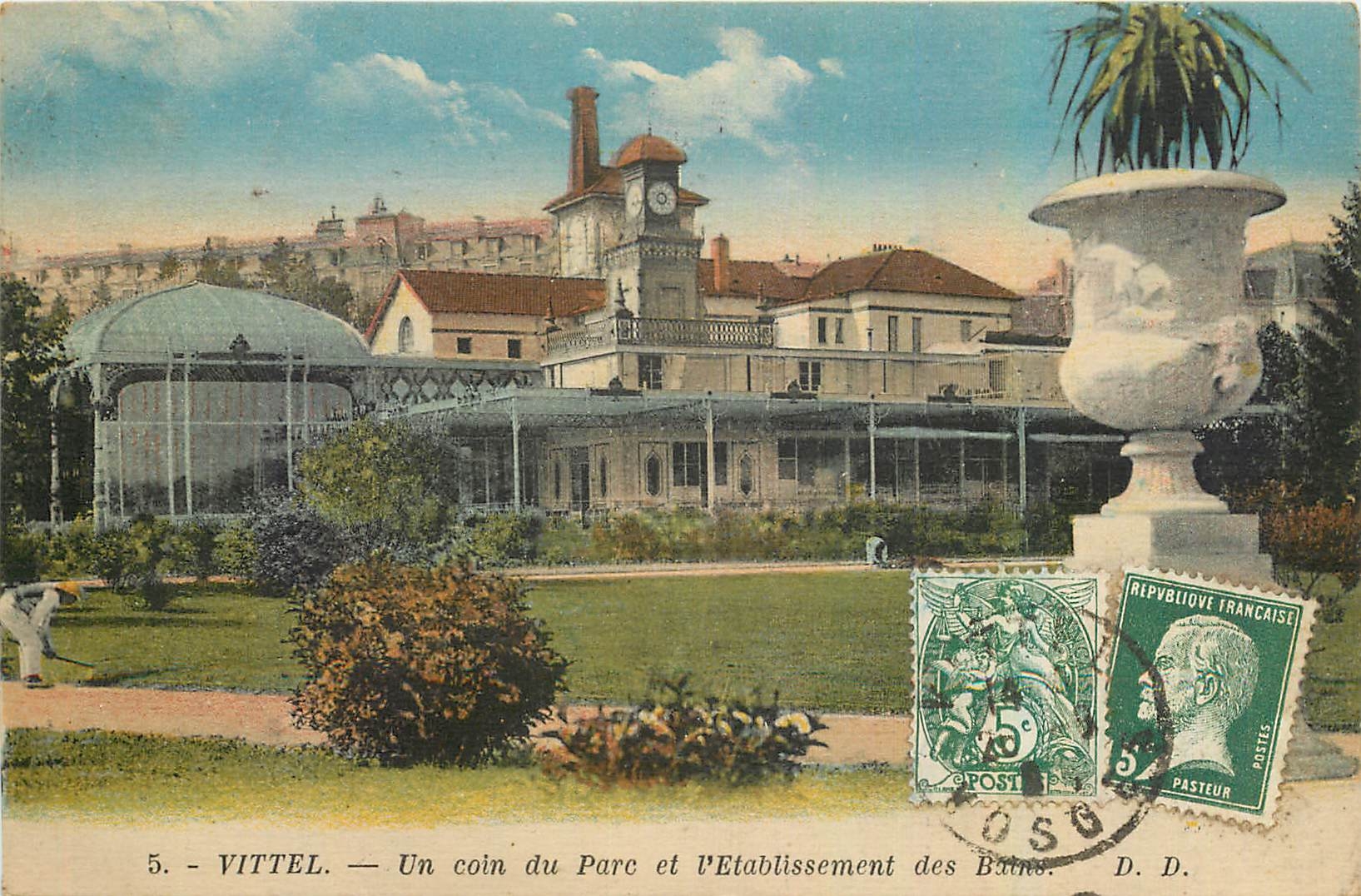 CPA Vittel Un coin du parc et l'Etablissement