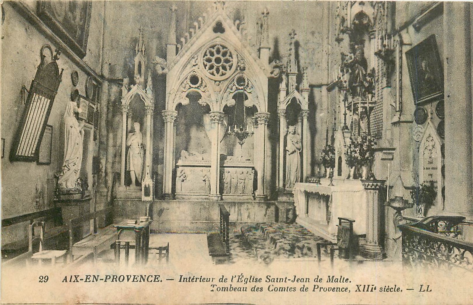CPA Aix en Provence Interieur de l'Eglise Saint Jean de Malte