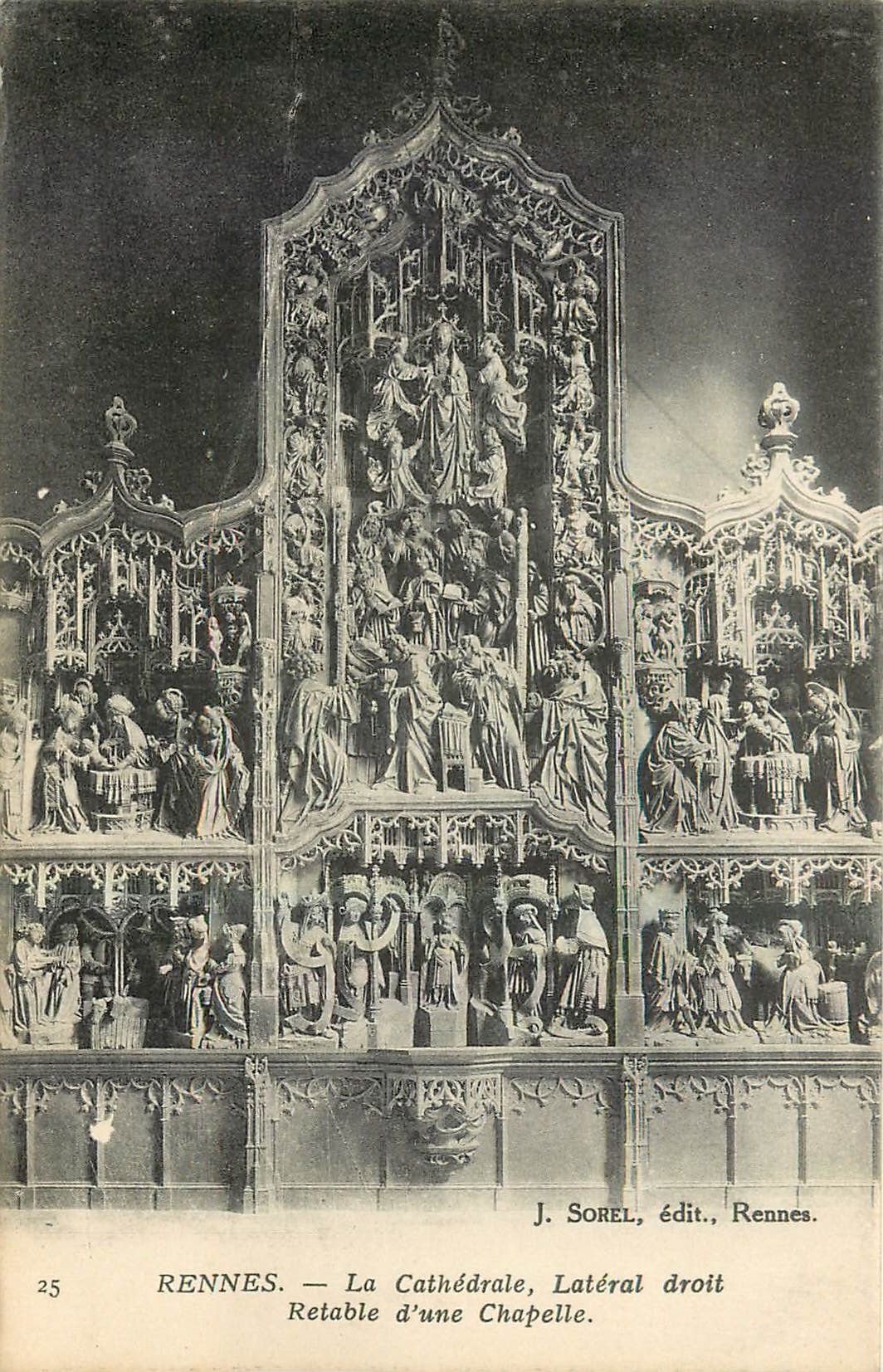 CPA Rennes La Cathedrale Lateral droit Retable d'une Chapelle