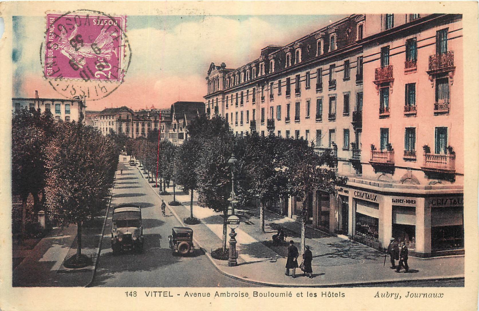 CPA Vittel Avenue Ambroise Bouloumie et les Hotels