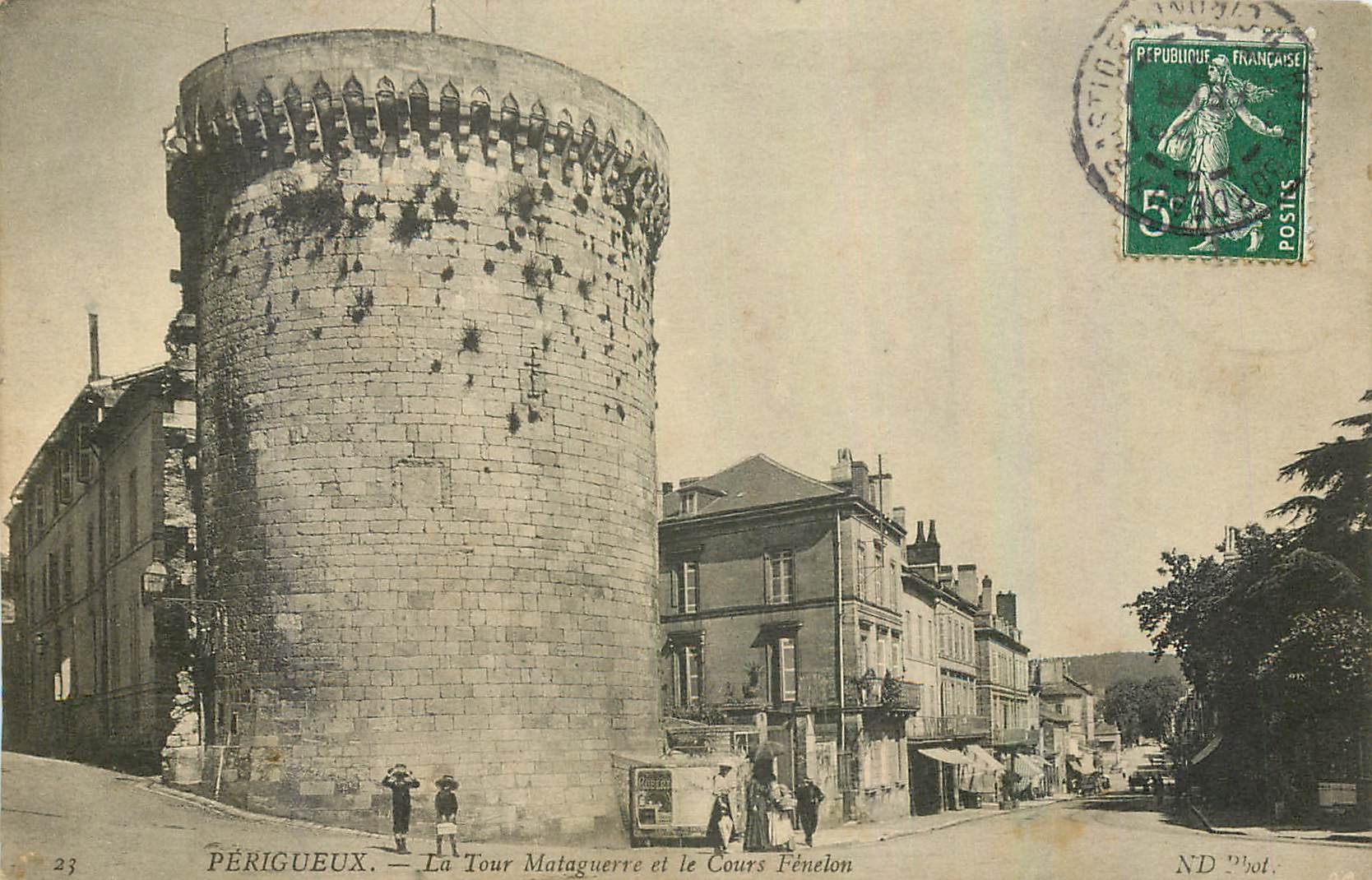 CPA Perigueux La Tour Mataguerre et le Cours Fenelon