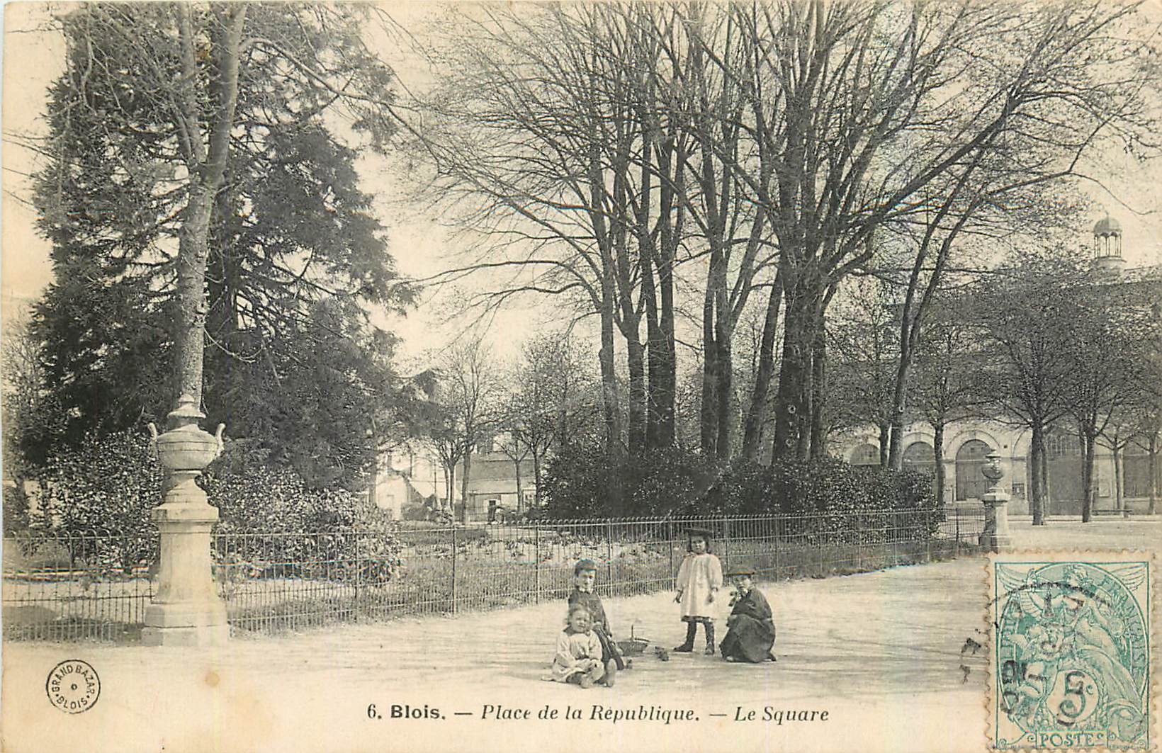 CPA Blois Place de la Republique Le Square