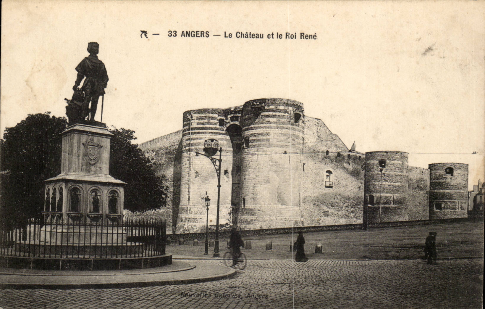 Angers CPA Statue of King Rene and the castle