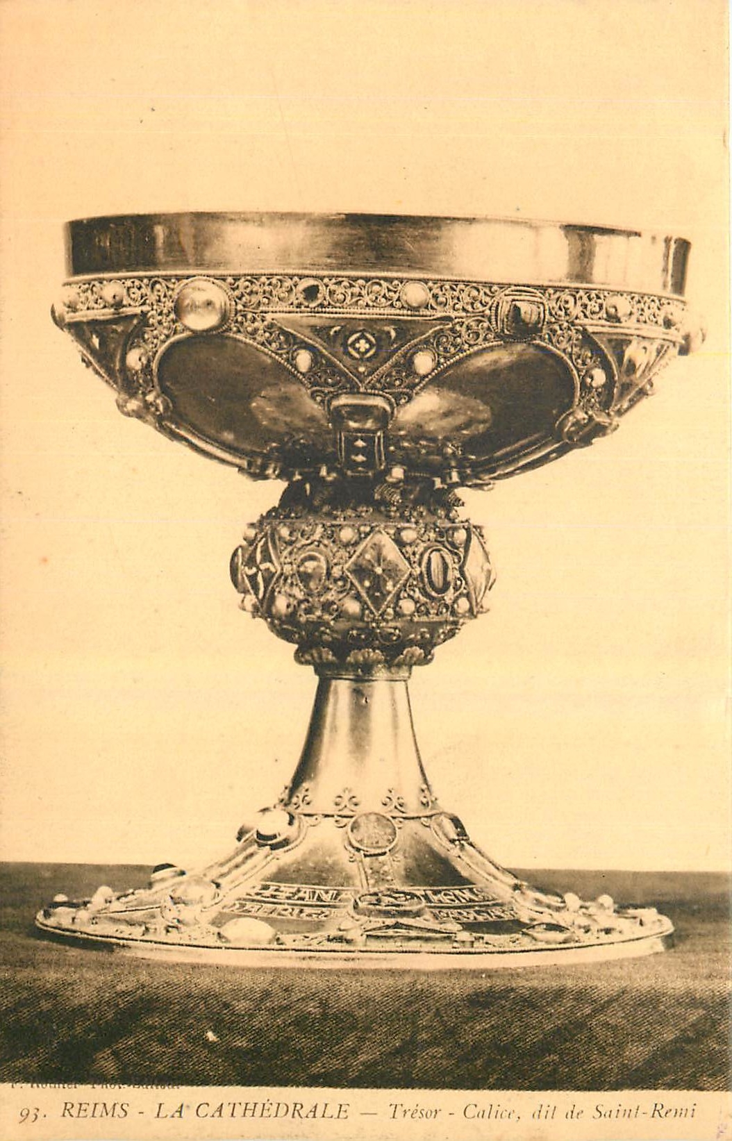 CPA Reims La Cathedrale Tresor Calice dit de Saint Remi