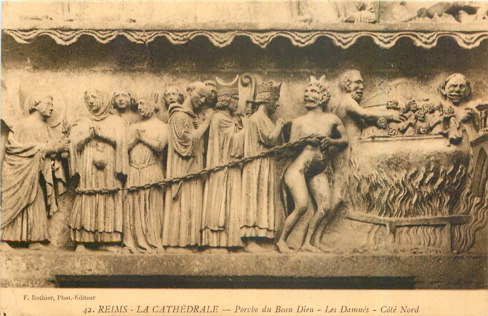 CPA Reims la Cathedrale Porche du Beau Dieu les Damnes Cote Nord 