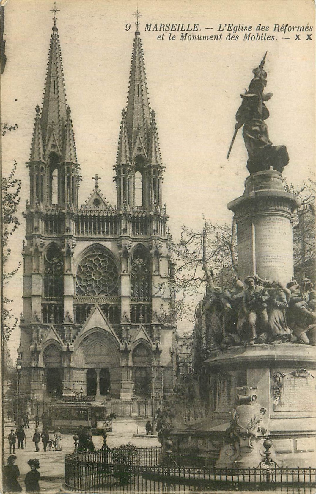 CPA Marseille l'Eglise des Reformes et le monument des Mobiles