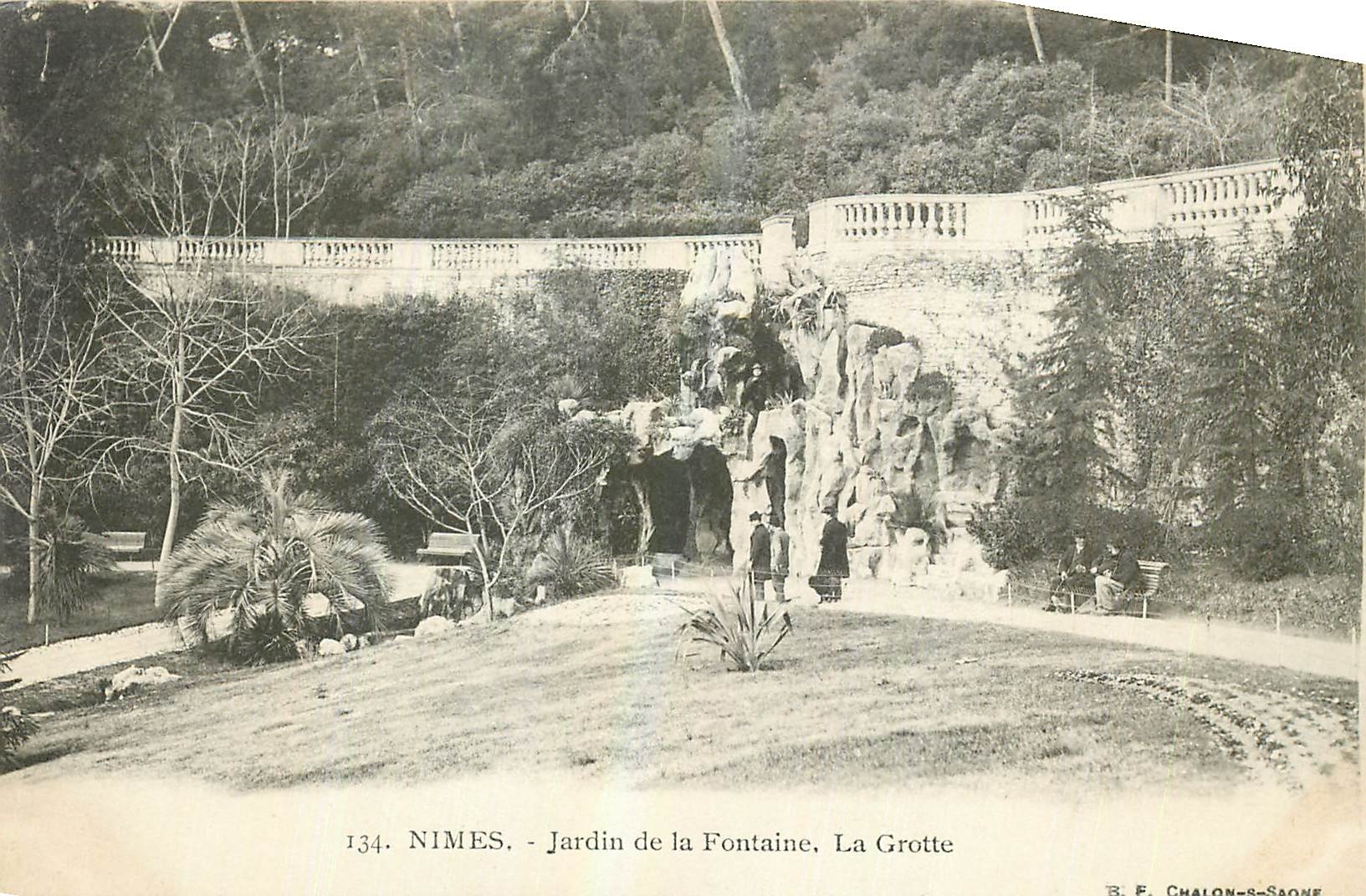 CPA Nimes Jardin de la Fontaine La Grotte 