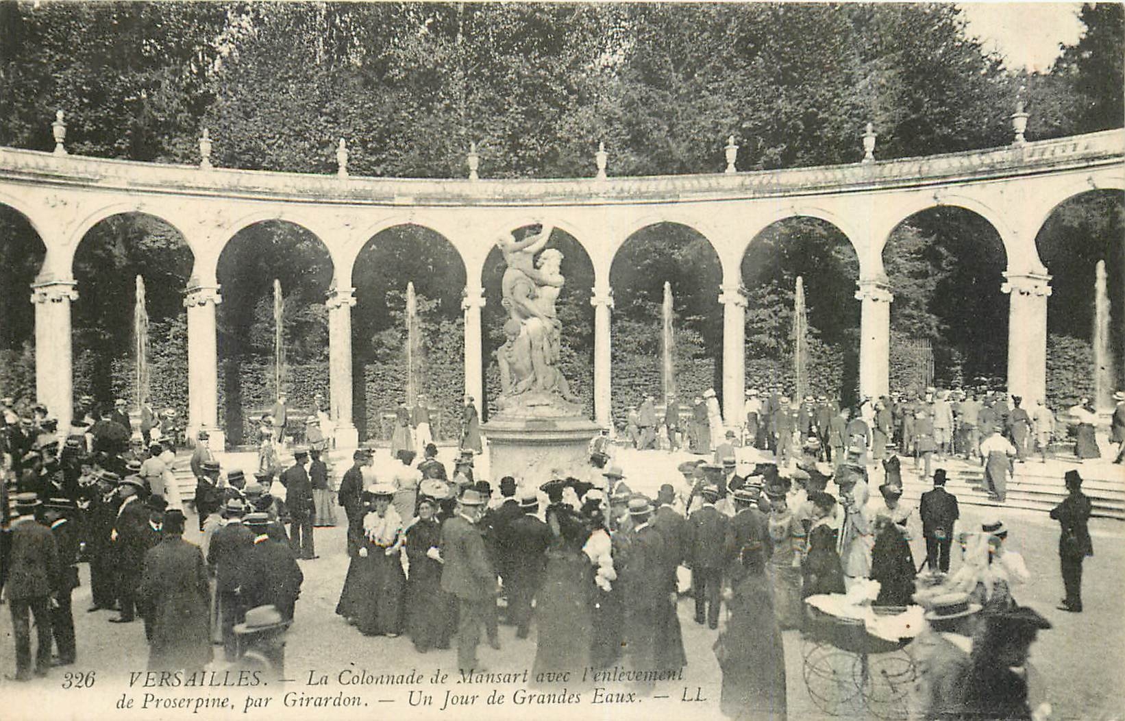 CPA Versailles La Colonnade de Mansart Un jour des Grandes Eaux 