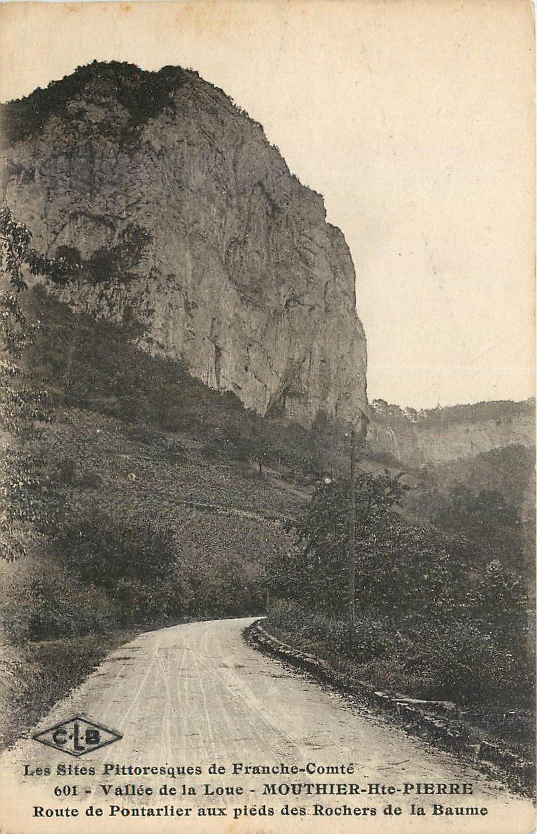 CPA Vallee de la loue Mouthier Hte Pierre Route de Pontarlier aux pieds des Rochers de la Baume