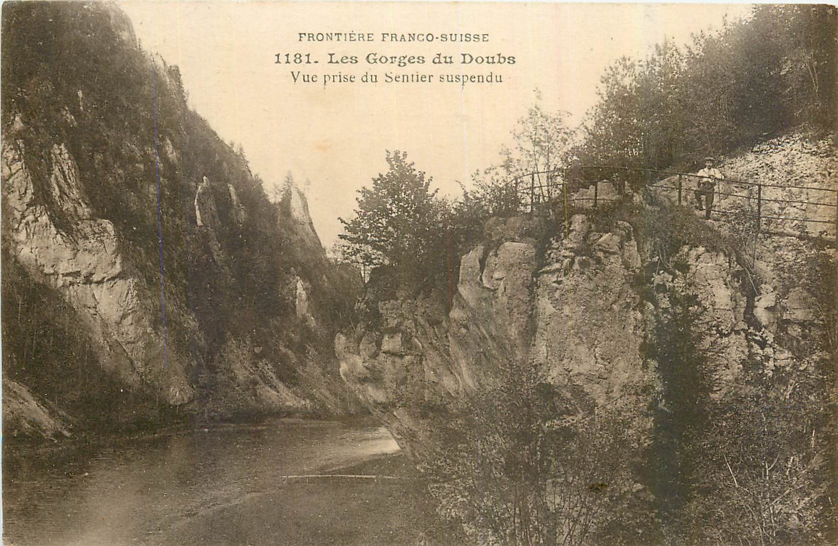 CPA Les Gorges du Doubs Vue prise du Sentier suspendu