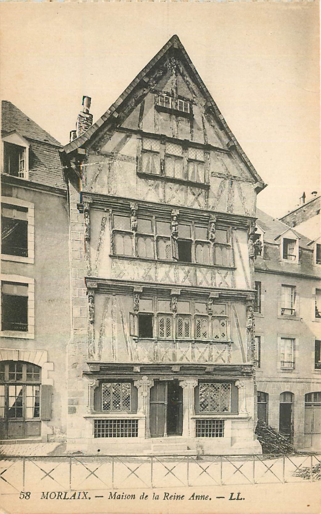 CPA Morlaix Maison de la Reine Anne 
